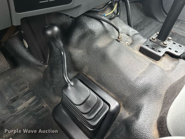 image for item EG2425 2011 Ford F350 Super Duty SuperCab utility bed pickup truck