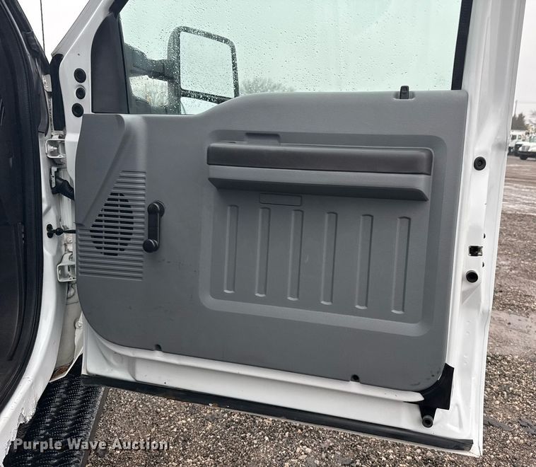 image for item EG2425 2011 Ford F350 Super Duty SuperCab utility bed pickup truck