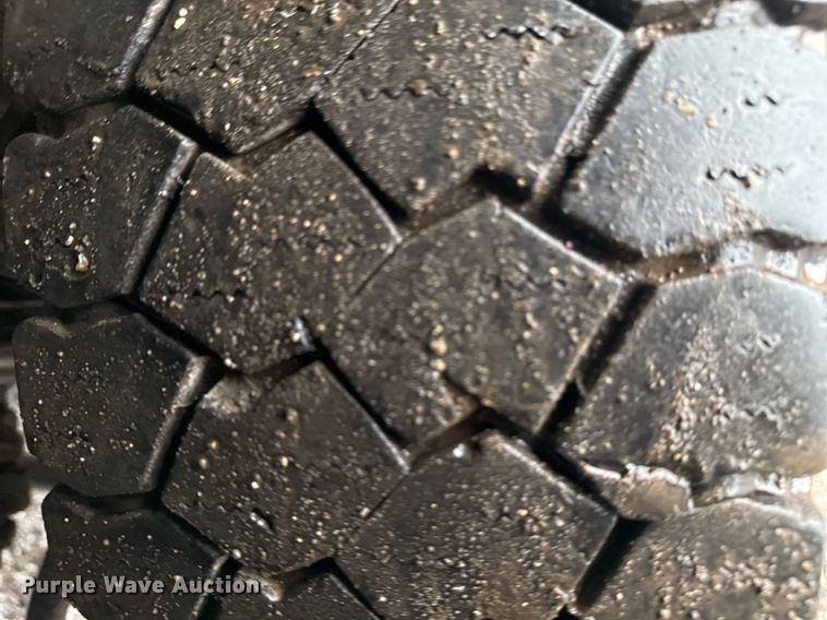 image for item EG2425 2011 Ford F350 Super Duty SuperCab utility bed pickup truck