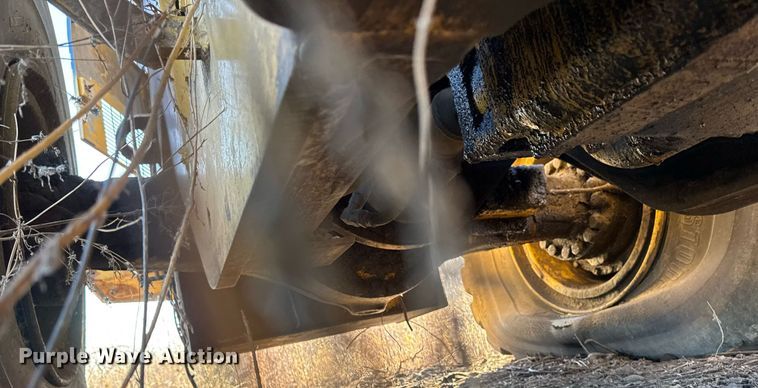 image for item EG7126 1990 Komatsu WA450-2 wheel loader