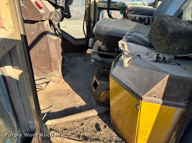 image for item EG7126 1990 Komatsu WA450-2 wheel loader