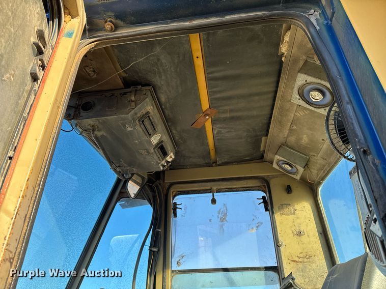 image for item EG7126 1990 Komatsu WA450-2 wheel loader