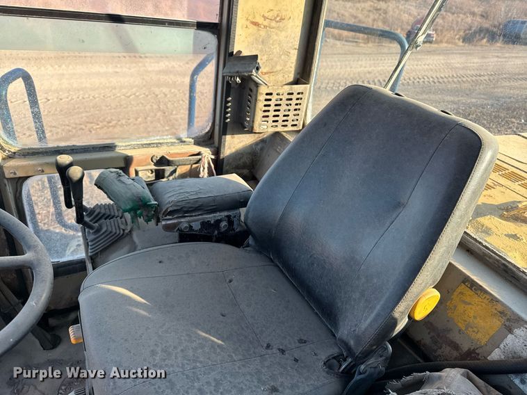 image for item EG7126 1990 Komatsu WA450-2 wheel loader