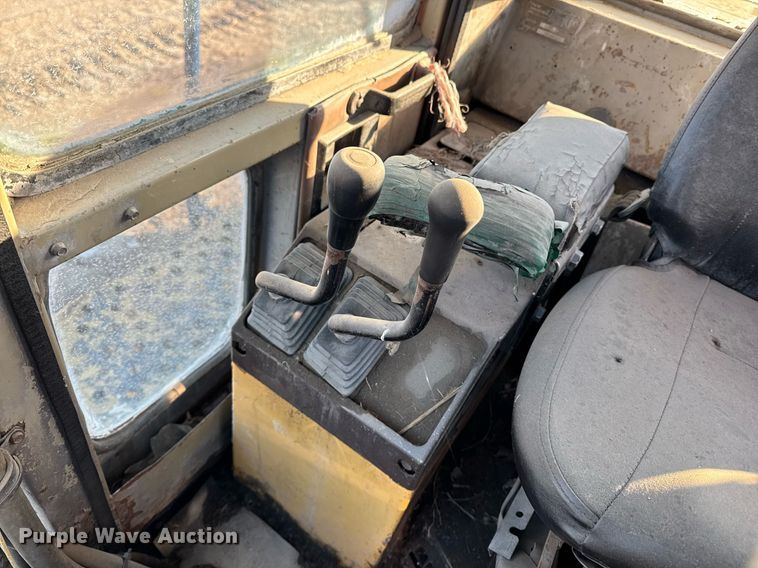 image for item EG7126 1990 Komatsu WA450-2 wheel loader