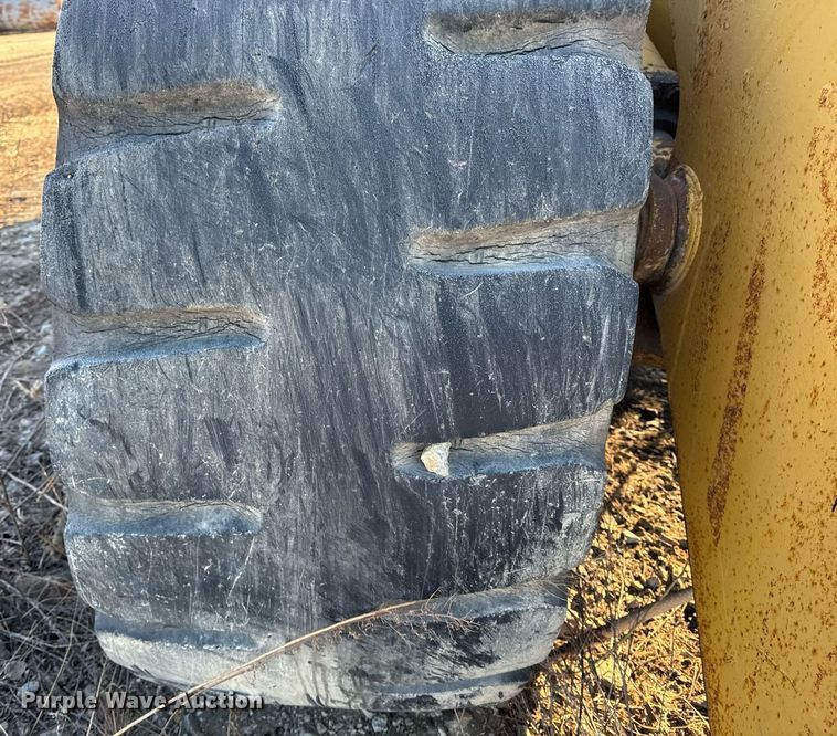 image for item EG7126 1990 Komatsu WA450-2 wheel loader
