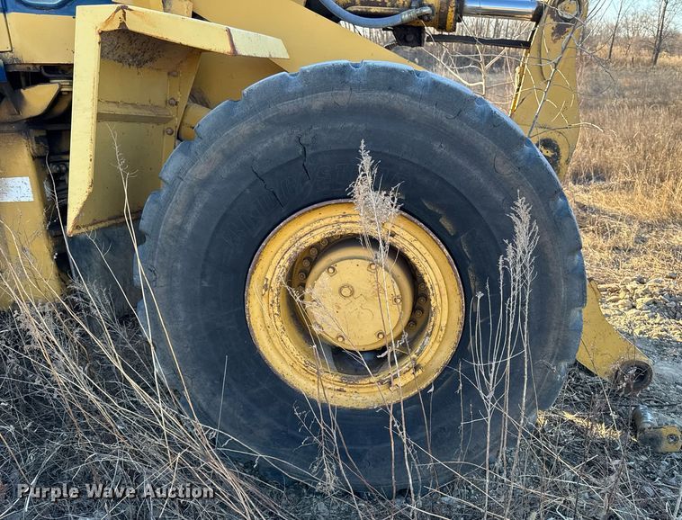 image for item EG7126 1990 Komatsu WA450-2 wheel loader