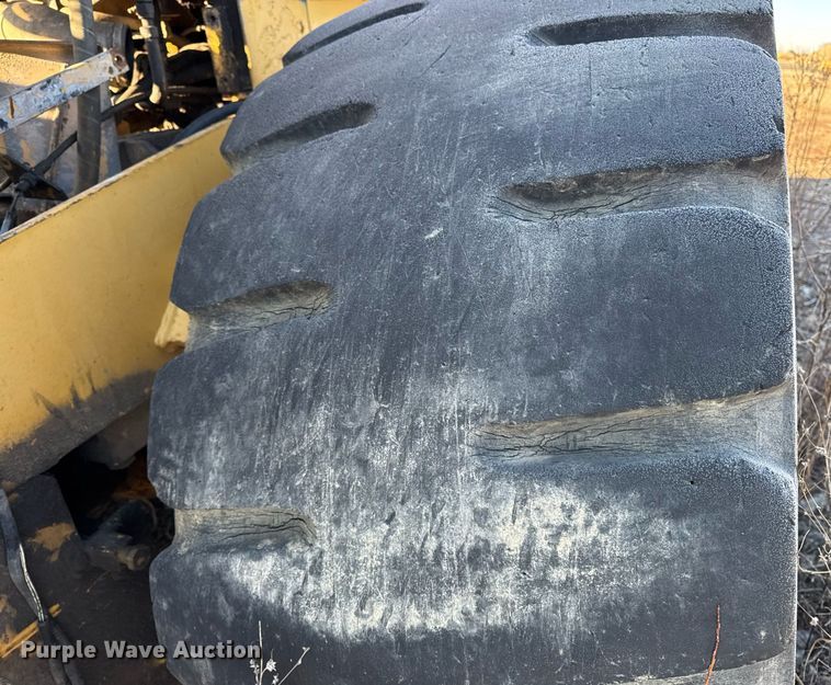 image for item EG7126 1990 Komatsu WA450-2 wheel loader