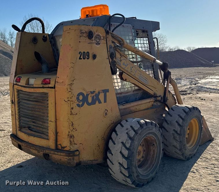 image for item EG7127 2000 Case 90XT skid steer loader
