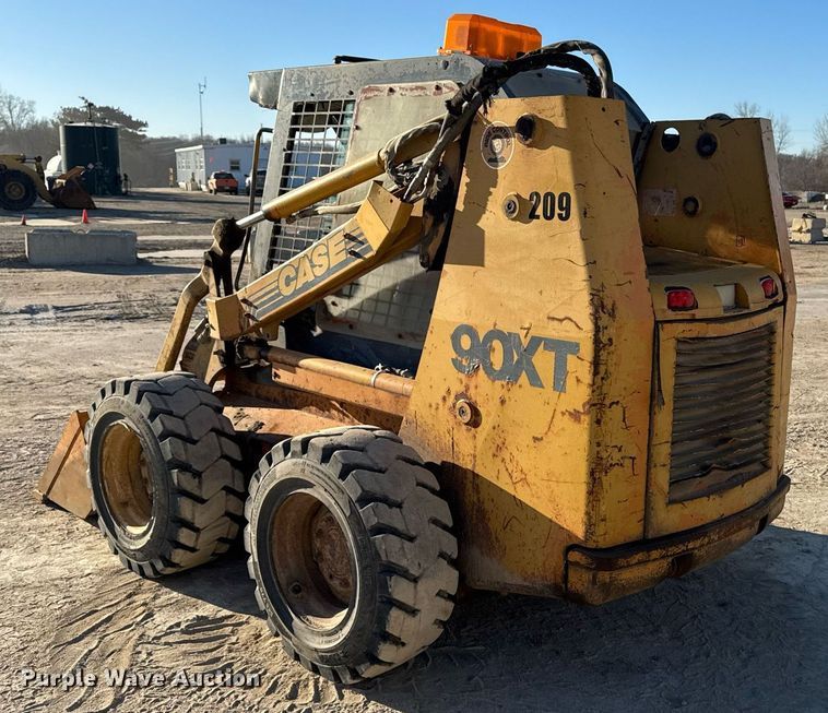 image for item EG7127 2000 Case 90XT skid steer loader