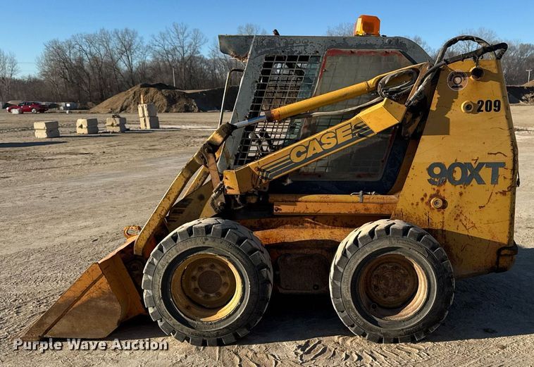 image for item EG7127 2000 Case 90XT skid steer loader