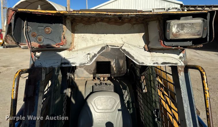 image for item EG7127 2000 Case 90XT skid steer loader