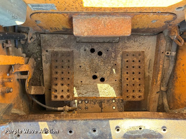 image for item EG7127 2000 Case 90XT skid steer loader