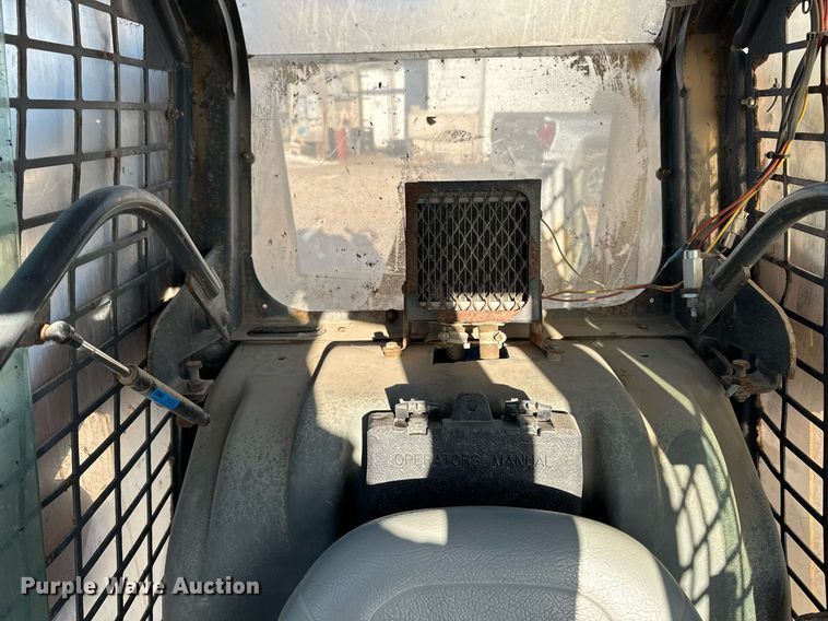 image for item EG7127 2000 Case 90XT skid steer loader