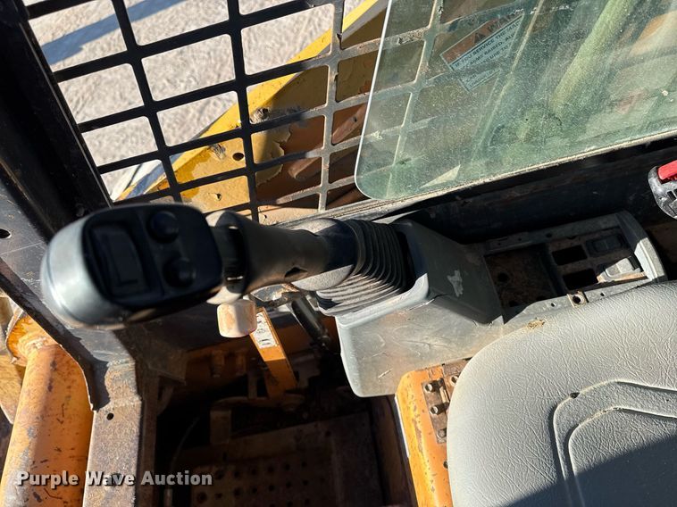 image for item EG7127 2000 Case 90XT skid steer loader