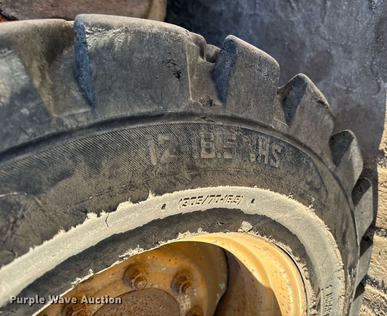 image for item EG7127 2000 Case 90XT skid steer loader