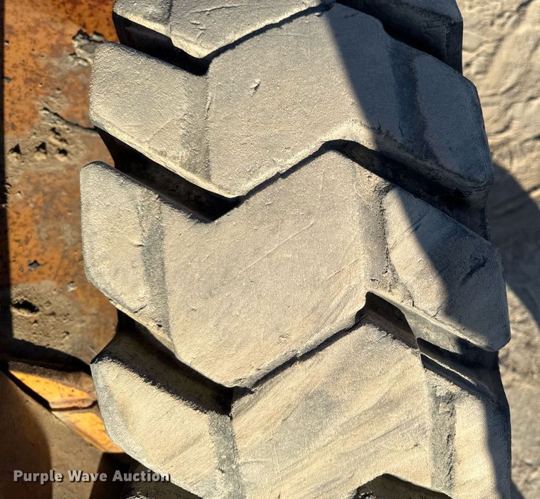 image for item EG7127 2000 Case 90XT skid steer loader