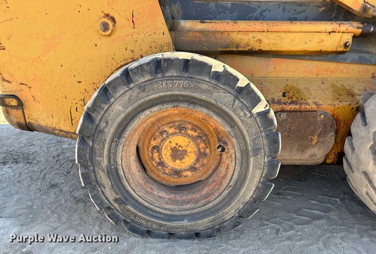 image for item EG7127 2000 Case 90XT skid steer loader