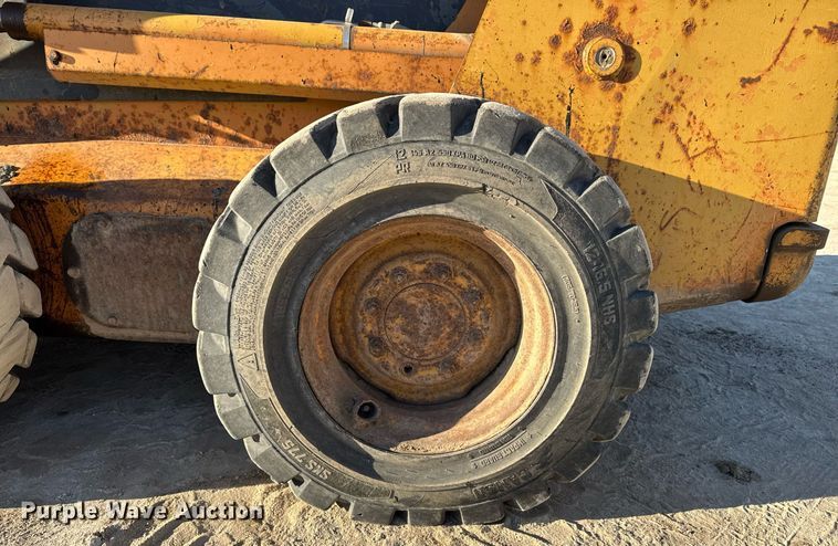 image for item EG7127 2000 Case 90XT skid steer loader