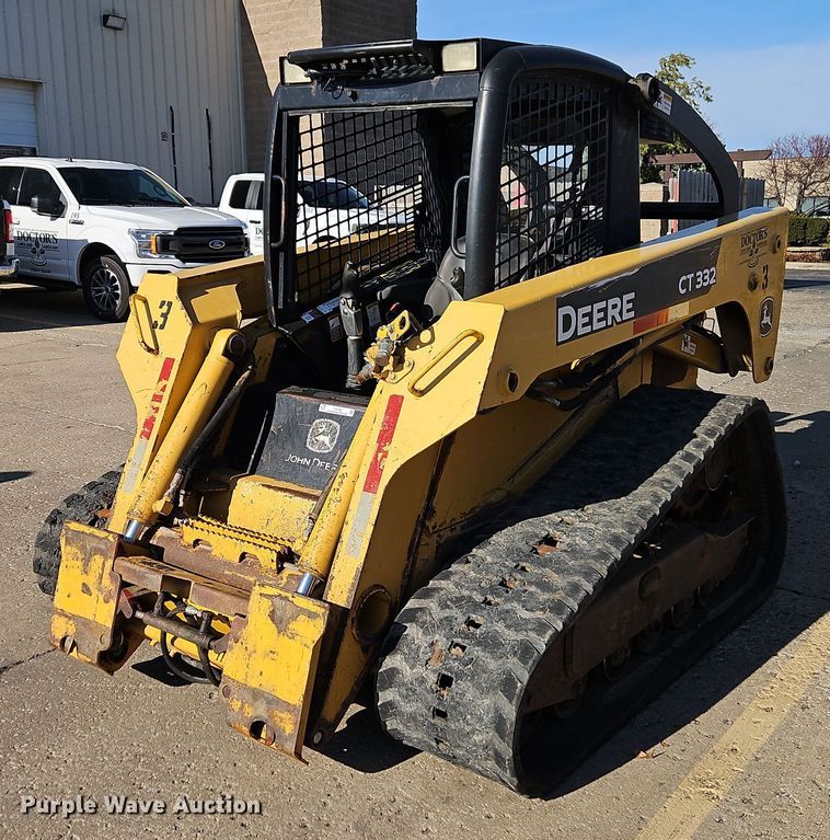 image for item EI8746 2006 John Deere CT332 tracked skid steer loader 
