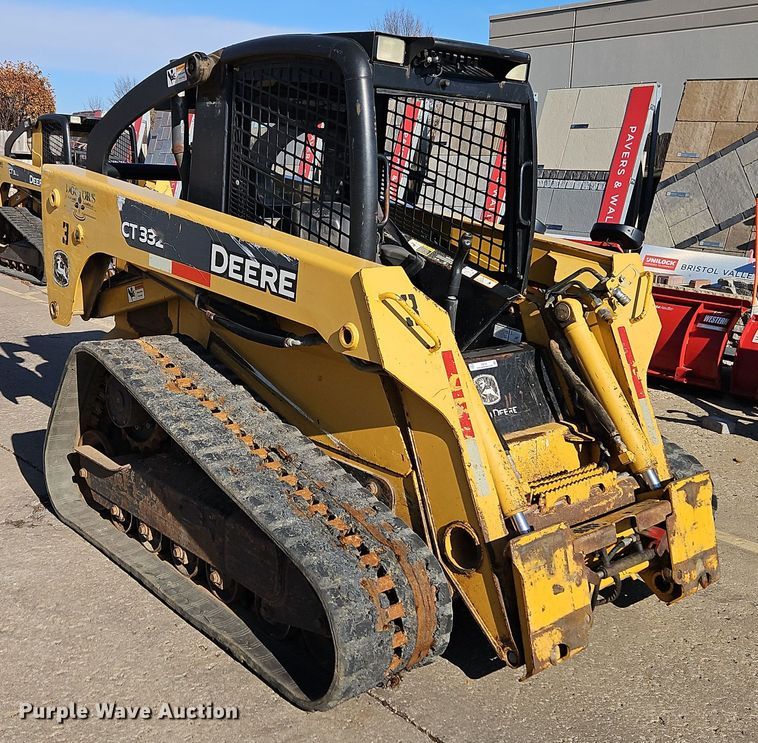 image for item EI8746 2006 John Deere CT332 tracked skid steer loader 