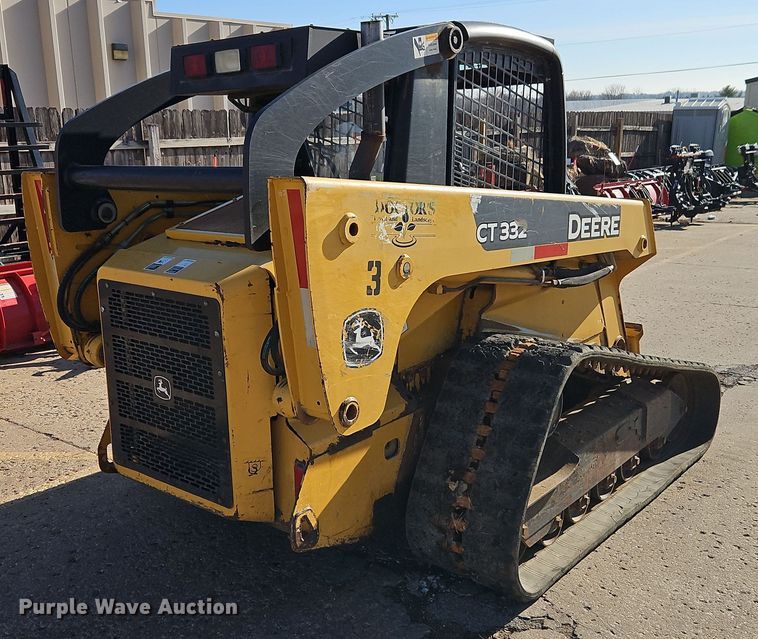 image for item EI8746 2006 John Deere CT332 tracked skid steer loader 