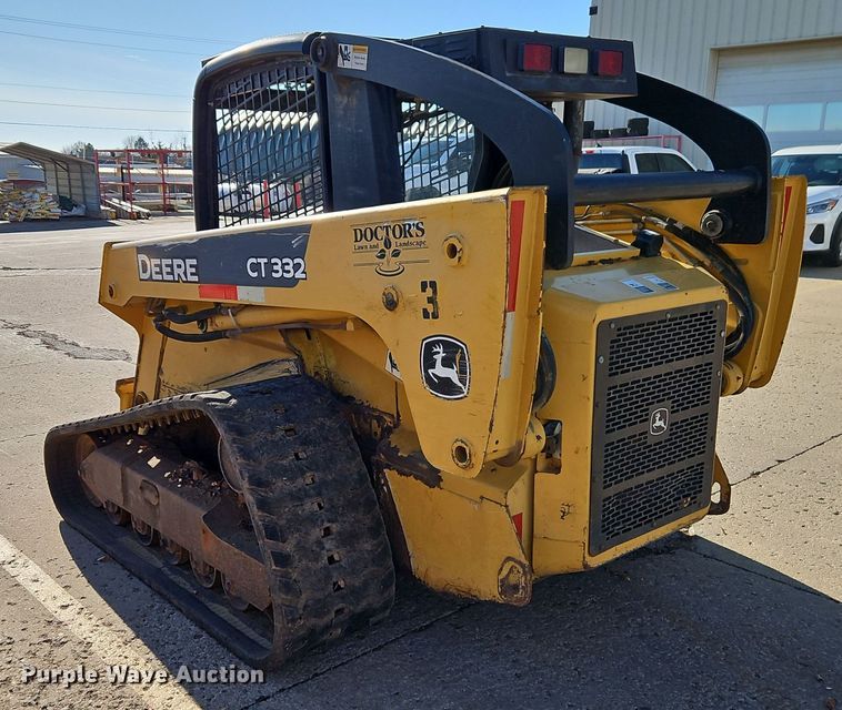 image for item EI8746 2006 John Deere CT332 tracked skid steer loader 