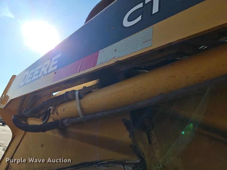 image for item EI8746 2006 John Deere CT332 tracked skid steer loader 