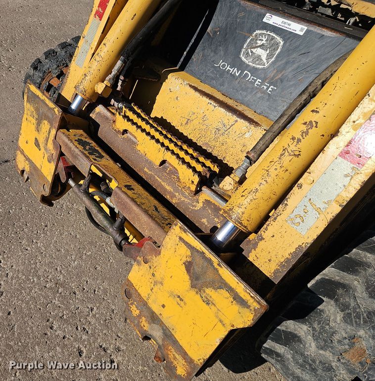 image for item EI8746 2006 John Deere CT332 tracked skid steer loader 