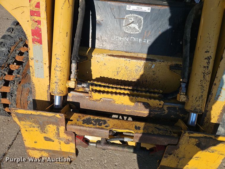 image for item EI8746 2006 John Deere CT332 tracked skid steer loader 