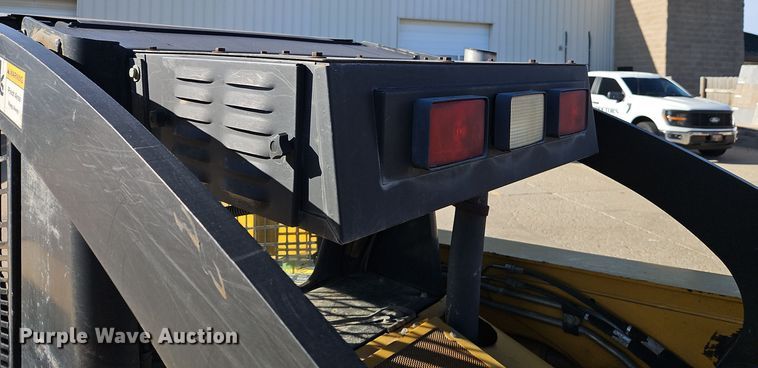 image for item EI8746 2006 John Deere CT332 tracked skid steer loader 