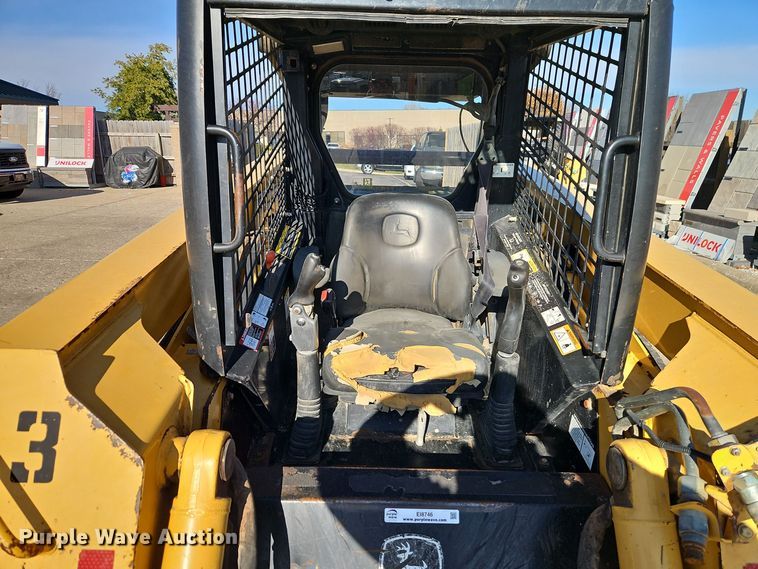 image for item EI8746 2006 John Deere CT332 tracked skid steer loader 