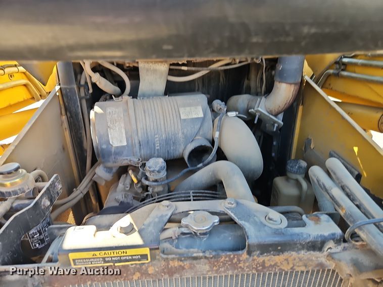 image for item EI8746 2006 John Deere CT332 tracked skid steer loader 