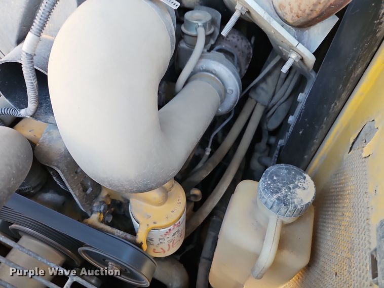 image for item EI8746 2006 John Deere CT332 tracked skid steer loader 