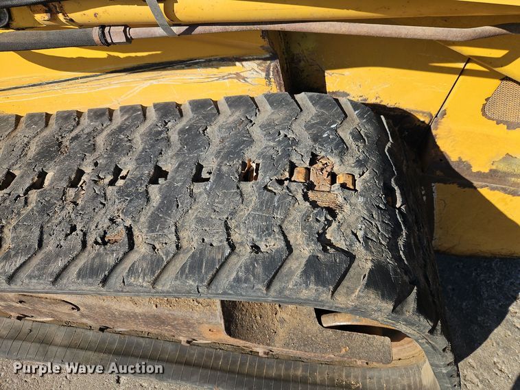 image for item EI8746 2006 John Deere CT332 tracked skid steer loader 