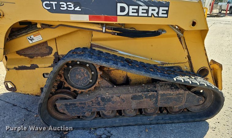 image for item EI8746 2006 John Deere CT332 tracked skid steer loader 