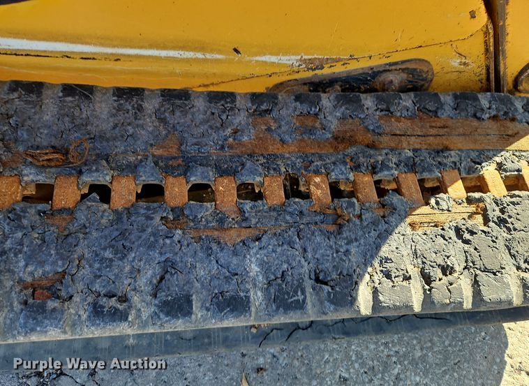 image for item EI8746 2006 John Deere CT332 tracked skid steer loader 