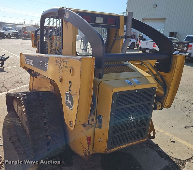 image for item EI8747 2007 John Deere CT332 tracked skid steer loader
