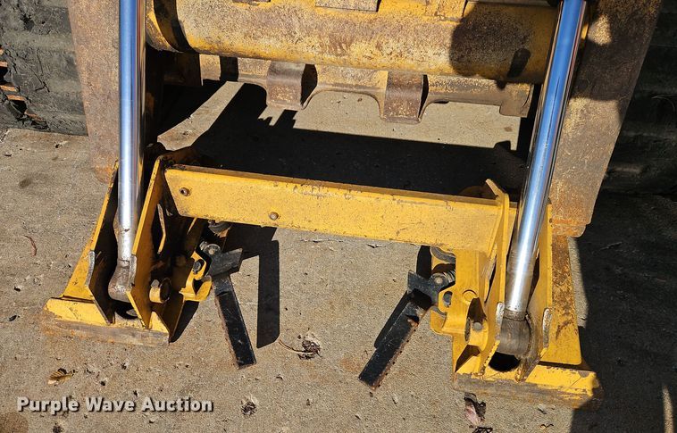 image for item EI8747 2007 John Deere CT332 tracked skid steer loader