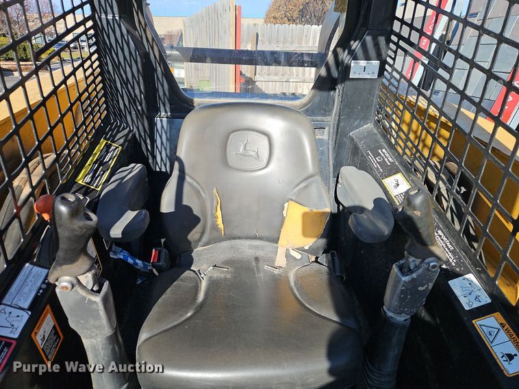 image for item EI8747 2007 John Deere CT332 tracked skid steer loader