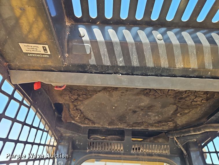 image for item EI8747 2007 John Deere CT332 tracked skid steer loader