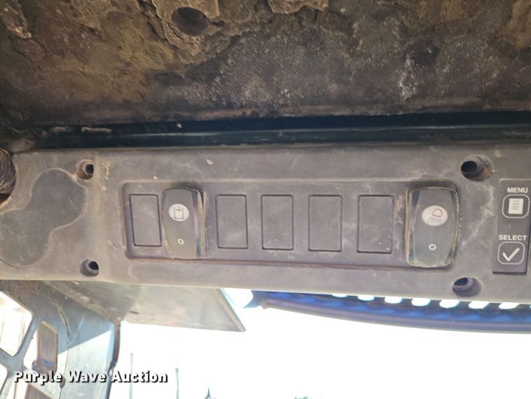 image for item EI8747 2007 John Deere CT332 tracked skid steer loader