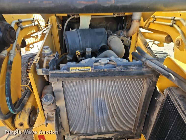 image for item EI8747 2007 John Deere CT332 tracked skid steer loader