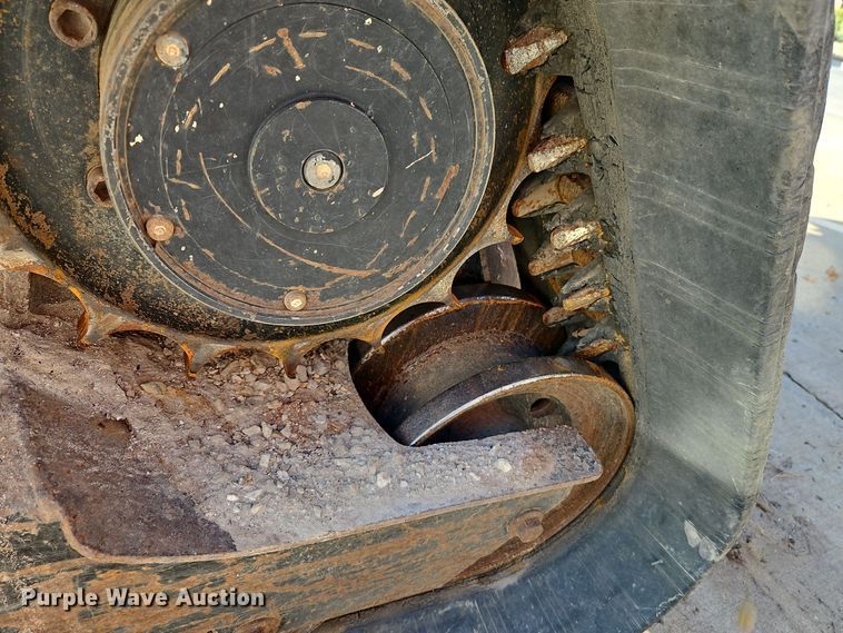 image for item EI8747 2007 John Deere CT332 tracked skid steer loader