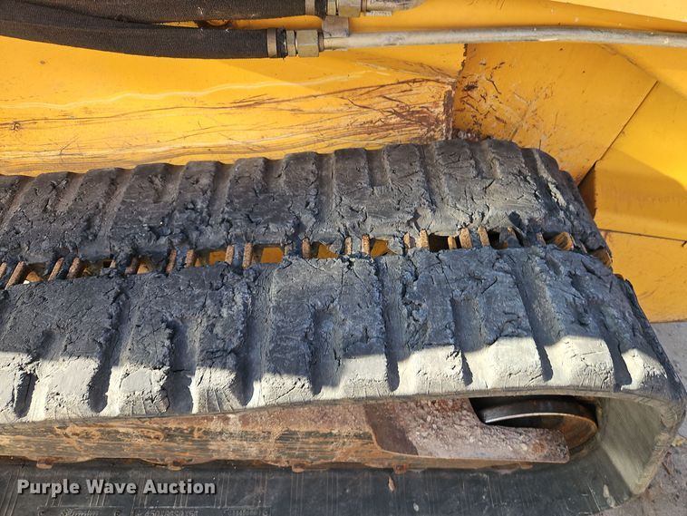 image for item EI8747 2007 John Deere CT332 tracked skid steer loader