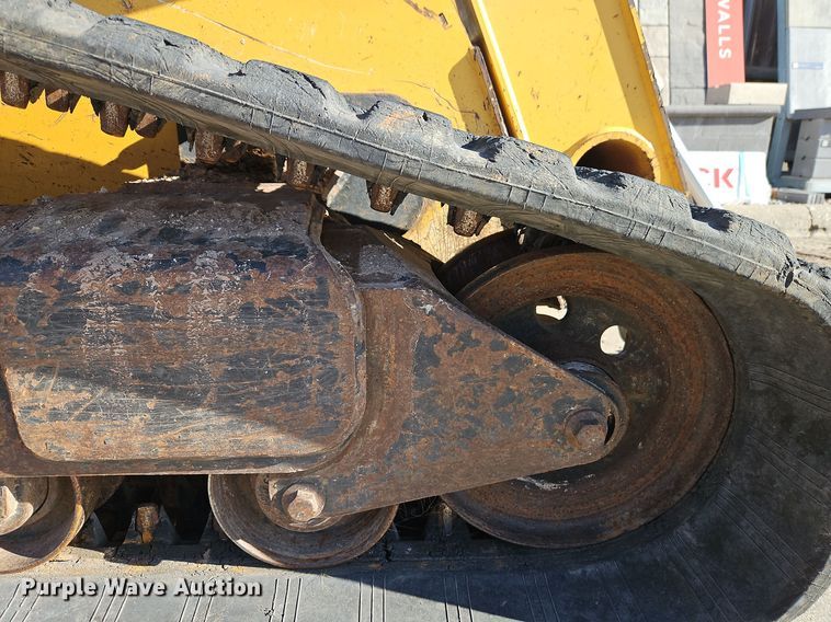 image for item EI8747 2007 John Deere CT332 tracked skid steer loader