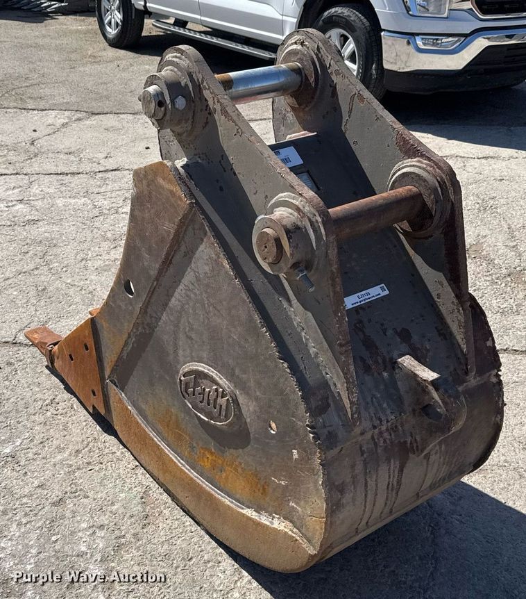 image for item EJ3135 2006 Geith EC160B excavator bucket