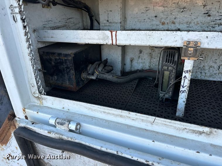 image for item EJ5324 2013 Ford F550 utility / service truck