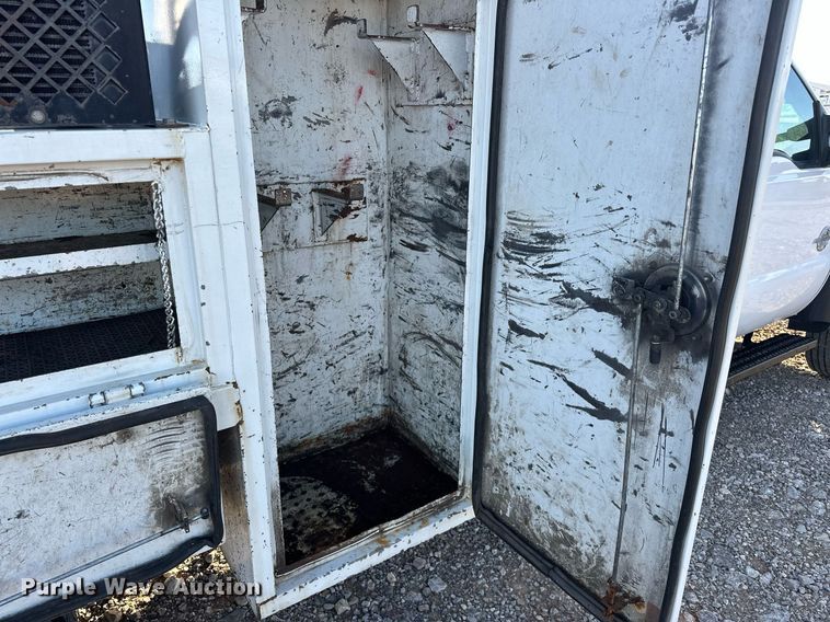 image for item EJ5324 2013 Ford F550 utility / service truck