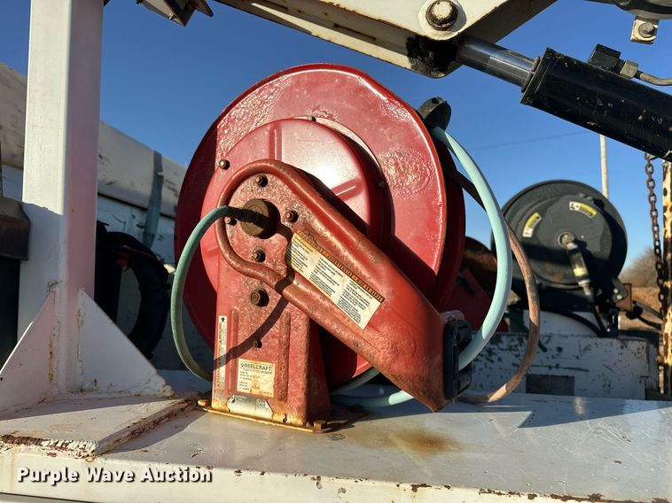 image for item EJ5324 2013 Ford F550 utility / service truck