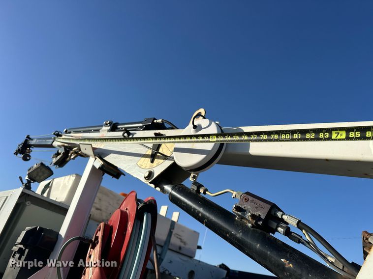 image for item EJ5324 2013 Ford F550 utility / service truck